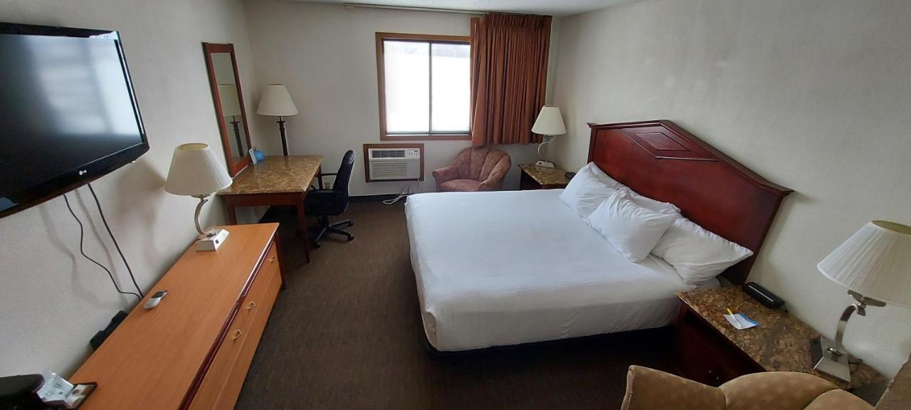 Days Inn By Wyndham Willmar Екстериор снимка