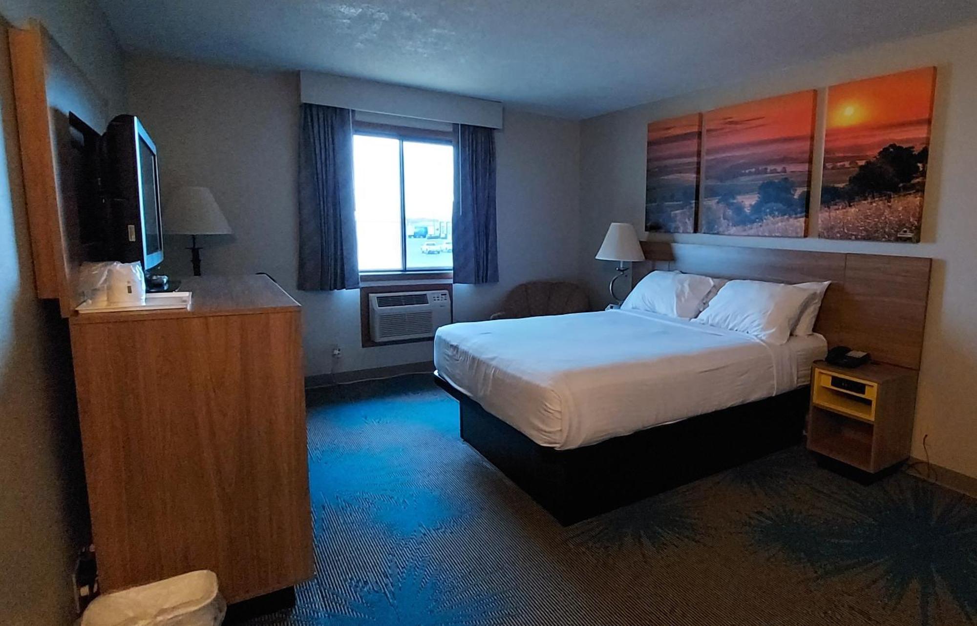 Days Inn By Wyndham Willmar Екстериор снимка