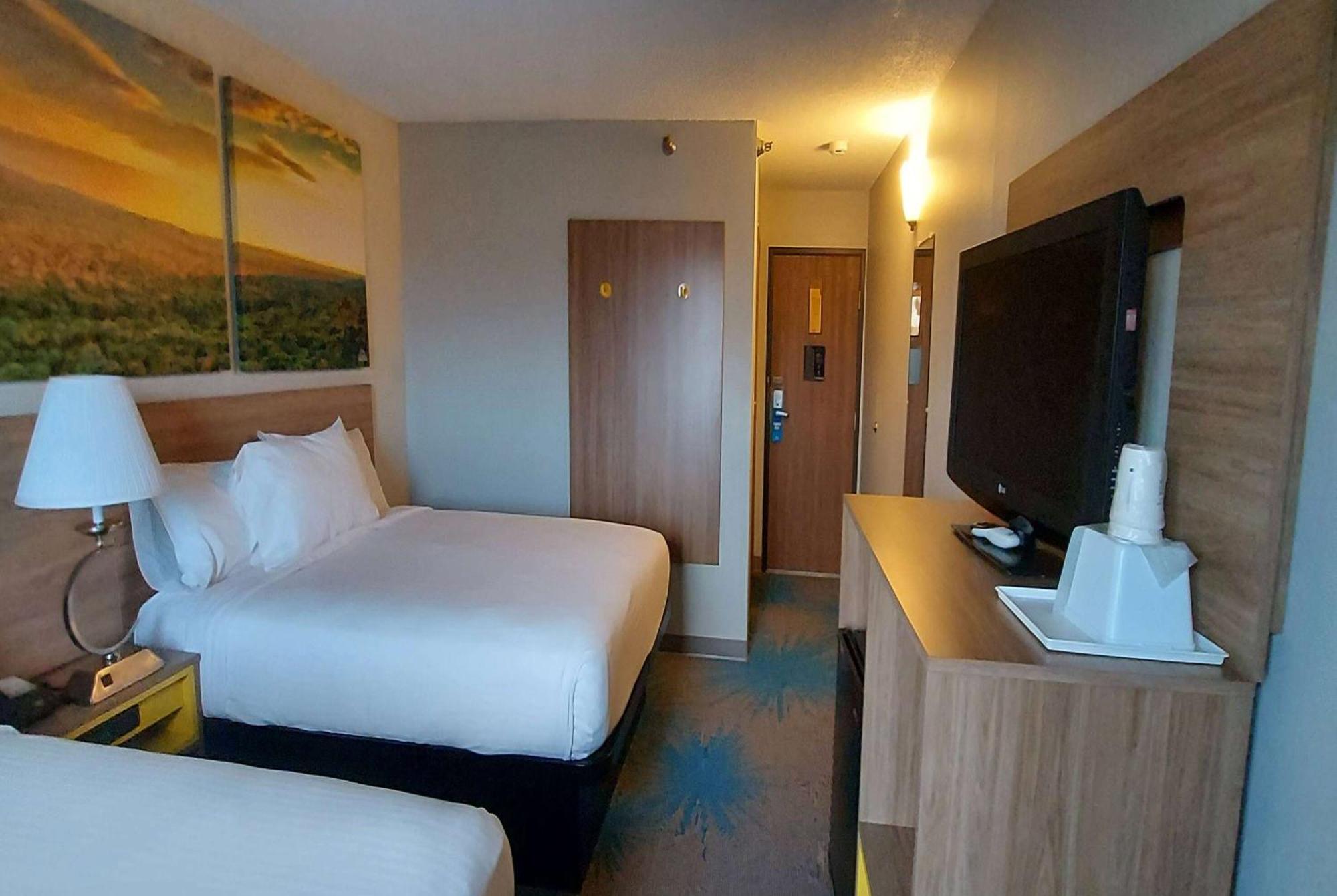 Days Inn By Wyndham Willmar Екстериор снимка
