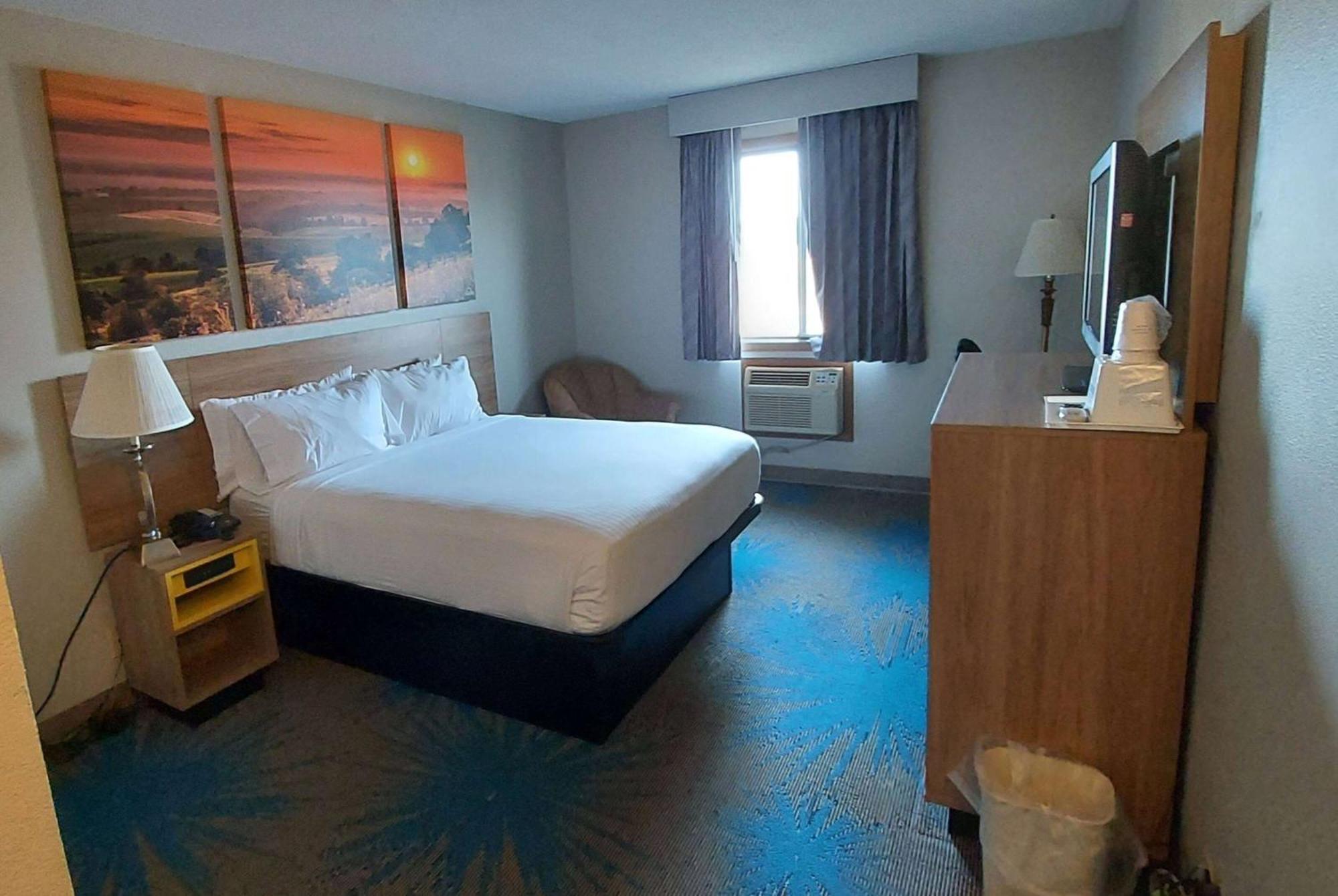 Days Inn By Wyndham Willmar Екстериор снимка