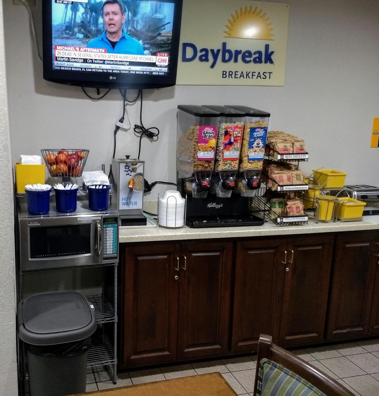 Days Inn By Wyndham Willmar Екстериор снимка